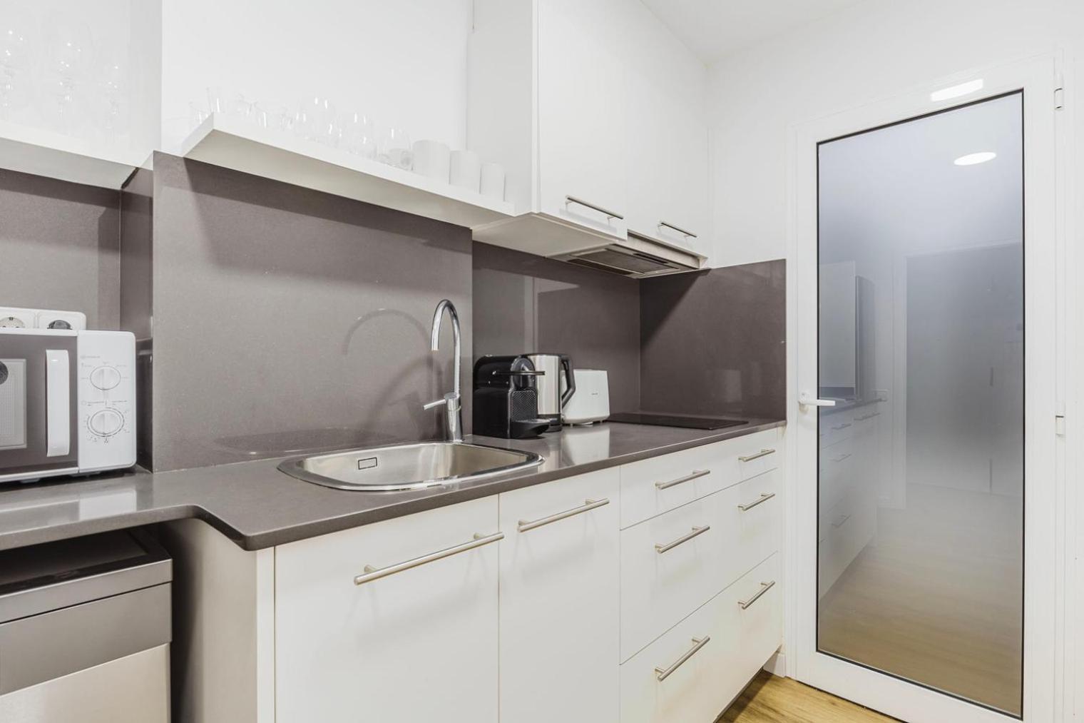 Appartamento Blueground Les Corts Balcony Ac Wd Bcn-157 Barcellona