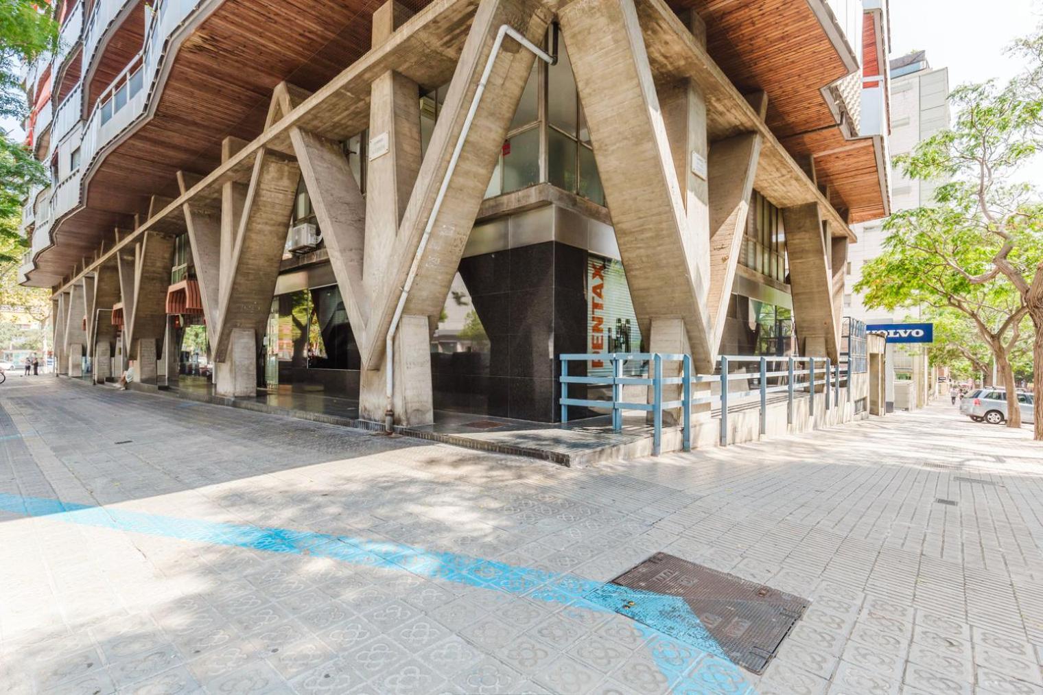 Blueground Les Corts Balcony Ac Wd Bcn-157 Appartamento